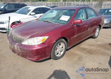 2004 Toyota Camry Le V6 z USA, uszkodzony, nr VIN 4T1BF32K94U072901